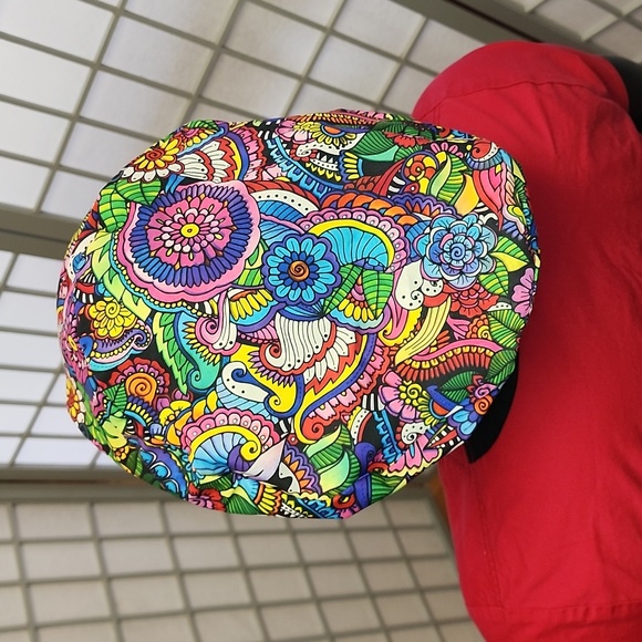 Bright and colorful bouffant surgical cap - Picture 3 of 4